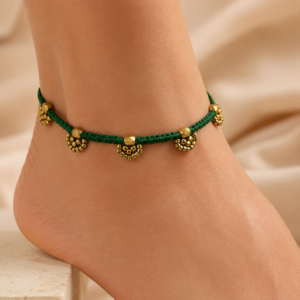 Emerald Green Dhokra Cluster Anklet